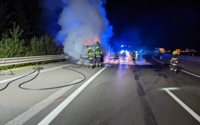 Fahrzeugbrand auf der Südautobahn